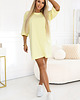 sukienki mini damskie 666-2 Bawełniana luźna sukienka oversize z krótkim rękawem - żółta 4