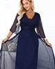 sukienki maxi damskie 654-7 Długa połyskująca sukienka plus size z dekoltem - granatowa 6