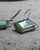 kolczyki wire wrapping Świetlista trawiasta  zieleń -  romby    -  kolczyki 3