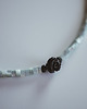 chokery Choker Cygnum, czarna róża i masa perłowa 1