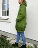 kurtki damskie Ciepła lekka kurtka zielona  z kapturem na suwak 2