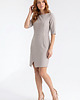 sukienki midi damskie Elegancka sukienka midi z krótkim rękawem - M1372 2