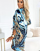 sukienki midi damskie 281-7 SOPHIE Wygodna sukienka z kieszeniami Oversize - NIEBIESKO-ZŁOTE FALE 1