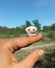 figurki i rzeźby Miniaturowa figurka Biały Stworek ze złotymi uszami 9