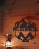 Ozdoby na ścianę Wilderness znak - artystyczna dekoracja ścienna dla miłośników lasu 1