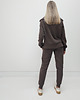 komplety damskie Anisa minimalistyczny lekko dopasowany komplet spodnie i bluza - Chocolate 3