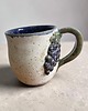 kubki Duży ceramiczny kubek z winogronkiem 2
