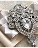 broszki Brosza z trójwymiarową wstążką z diamencikami New 7