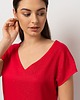 topy damskie ISLA - czerwona bluzka z dekoltem V 1