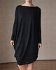 sukienki midi damskie Sukienka długi rękaw asymetria Czarna 1