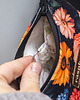 pokrowce i etui - na klucze Etui na klucze z czarnego weluru w kolorowe kwiaty handmade 2