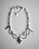 chokery Choker Conspersa z pereł z krzyżem liliowym, upcykling 2