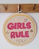 obrazy i plakaty do pokoju dziecięcego Girls Rule Now- dekoracja dla nastolatki 1