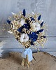 dodatki ślubne Mały zimowy bukiet ślubny - granatowe róże, kwiaty bawełny i gipsówka 2