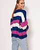 swetry damskie  Oversize'owy sweter w paski - SWE299 kobalt/róż/ecru MKM 4