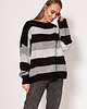 swetry damskie  Oversize'owy sweter w paski - SWE299 szary/czarny/j.szary MKM 1
