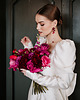 Biżuteria ślubna Złote Kolczyki ślubne z kwiatami bzu - LILA bordowe 1