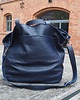 torby na ramię Granatowa  skórzana torba z dużymi kieszeniami MNIEJSZA 7