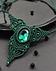 naszyjniki - inne Naszyjnik makramowy ze szmaragdowym kryształem 1