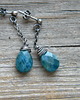 kolczyki wire wrapping Niebieski apatyt na łańcuszku  - sztyfty 4