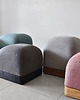 pufy TULIP, kolor 2610 granatowy, podstawa dąb nat. 4