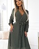 sukienki maxi damskie 537-2 Plisowana szyfonowa sukienka z długim rękawkiem i paskiem - khaki 2