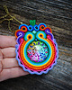 wisiory Kolorowy wisior soutache z mandalą 4