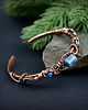 bransoletki wire wrapping Ozdobna bransoleta mankietowa z apatytem 8