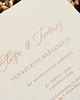zaproszenia i kartki na ślub Zaproszenie na bawełnianym papierze z hot stampingiem rose gold i letterpress 2