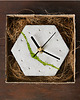 zegary Sześciokątny betonowy zegar stołowy z chrobotkiem reniferowym - jasny 2