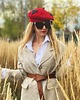 czapki damskie Beret czerwony z czarnymi serduszkami 2