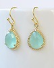 kolczyki szklane mint green teardrops in gold 2