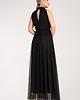sukienki maxi damskie Elegancka rozkloszowana sukienka maxi bez rękawów z dekoltem halter - M1173 2