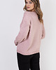 swetry damskie  Sweter w sportowym stylu - SWE322 pudrowy róż MKM 4
