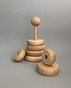 klocki i zabawki drewniane Drewniana zabawka edukacyjna piramidka z kulką 1
