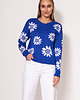 swetry damskie Sweter w kwiatki - SWE302 kobaltowy MKM 1