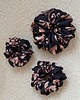 gumki do włosów Gumka do włosów czarna ze złotym wzorem Scrunchie Maxi Black Truffle 1