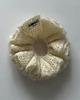 gumki do włosów Creamy crochet scrunchie. 3
