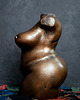 figurki i rzeźby Duża kobieta w metalicznym złocie królewskim, 14 cm, rzeźba z gipsu 4