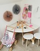 meble do pokoju dziecka Narożny drewniany stół z organizerem BAJTEL 9