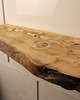 półki Półka drewniana wisząca na ścianę z żywą krawędzią grubość 38 mm 4