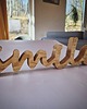napisy dekoracyjne i tabliczki Drewniany napis smile z drewna, stojący dąb 1