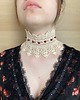 chokery Ecru koronkowy choker z naturalnymi kamieniami granatu 1