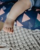 poduszki do pokoju dziecka Otulająca poduszka sensoryczna - łabądki 2