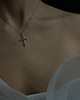 złote naszyjniki Naszyjnik z różowego złota z krzyżem wysadzanym SWAROVSKI CRYSTAL 5