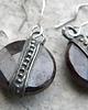 kolczyki wire wrapping Fasetowany granat z guzikami  - kolczyki 2