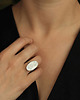 Pierścionki srebrne Fakturowany pierścionek owal na gładkiej obrączce 3