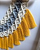 makramy Makrama z chwostami musztardowa 5