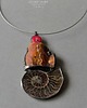 wisiory Bursztyn i skamielina amonit z Madagaskaru niezwykły wisior handmade prezent 4