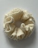 gumki do włosów Creamy crochet scrunchie. 2